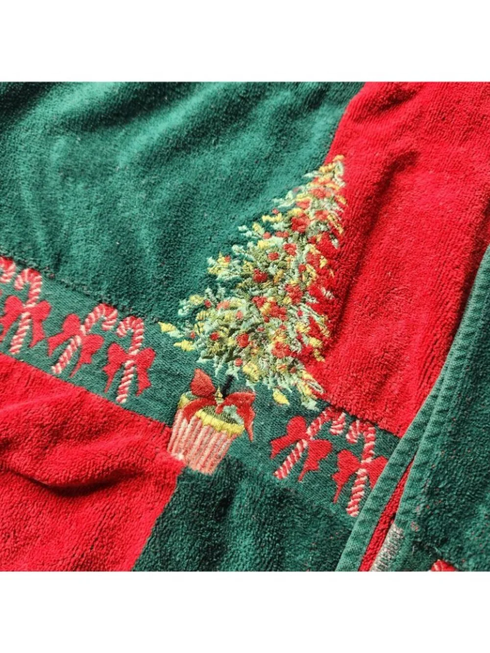Vintage Christmas Trees Candy Canes Embroidered Bath Towels Set Of Two